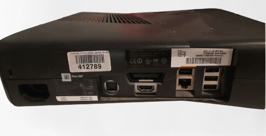 Xbox 360 S model zezadu